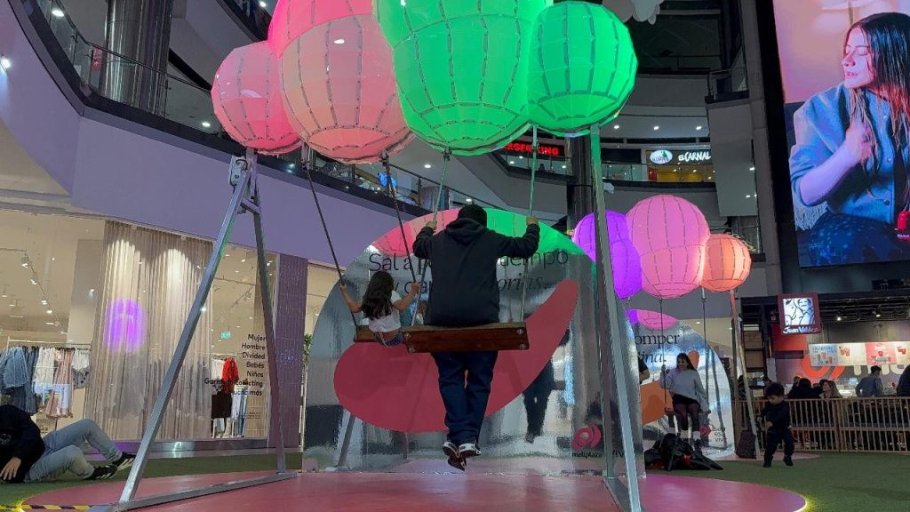 El 90% del tiempo libre hoy es en soledad: la paradoja de una sociedad hiperconectada que cada vez se encuentra menos