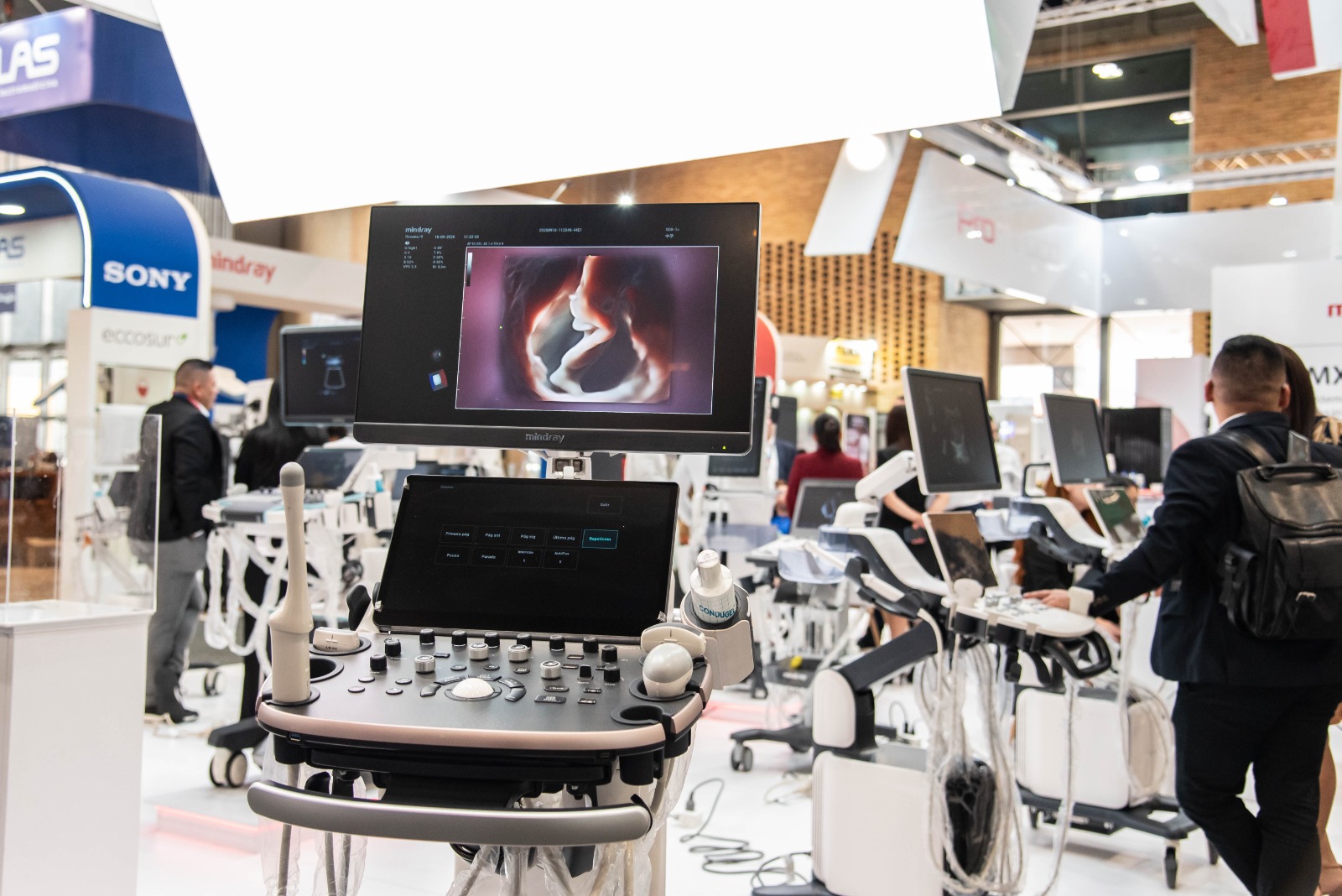 Inteligencia artificial, telemedicina y cirugía robótica: así se está transformando la salud en la región