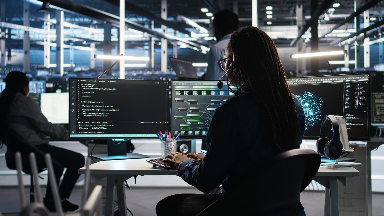 Los 5 riesgos que comete en su día a día y que están poniendo en jaque la seguridad de su información y la de su empresa